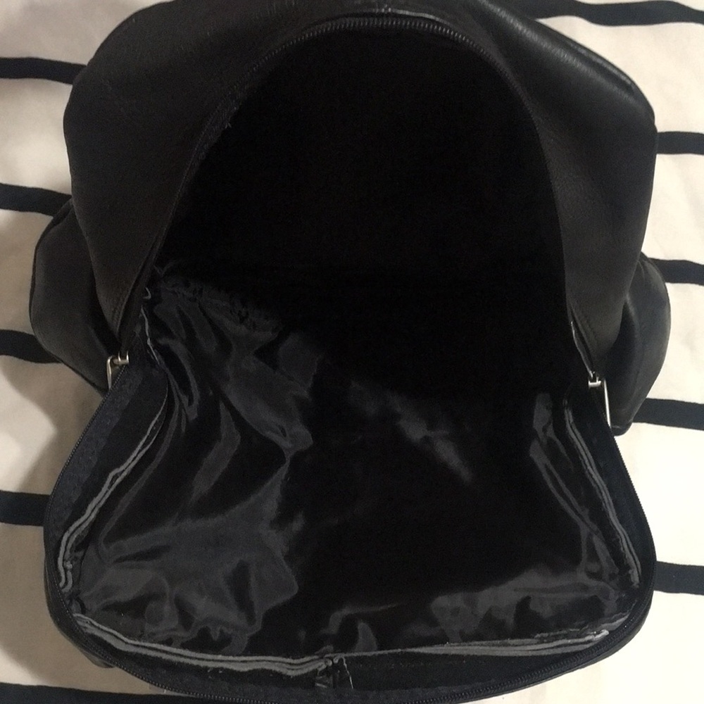 Leather backpack - Picture 5 of 6